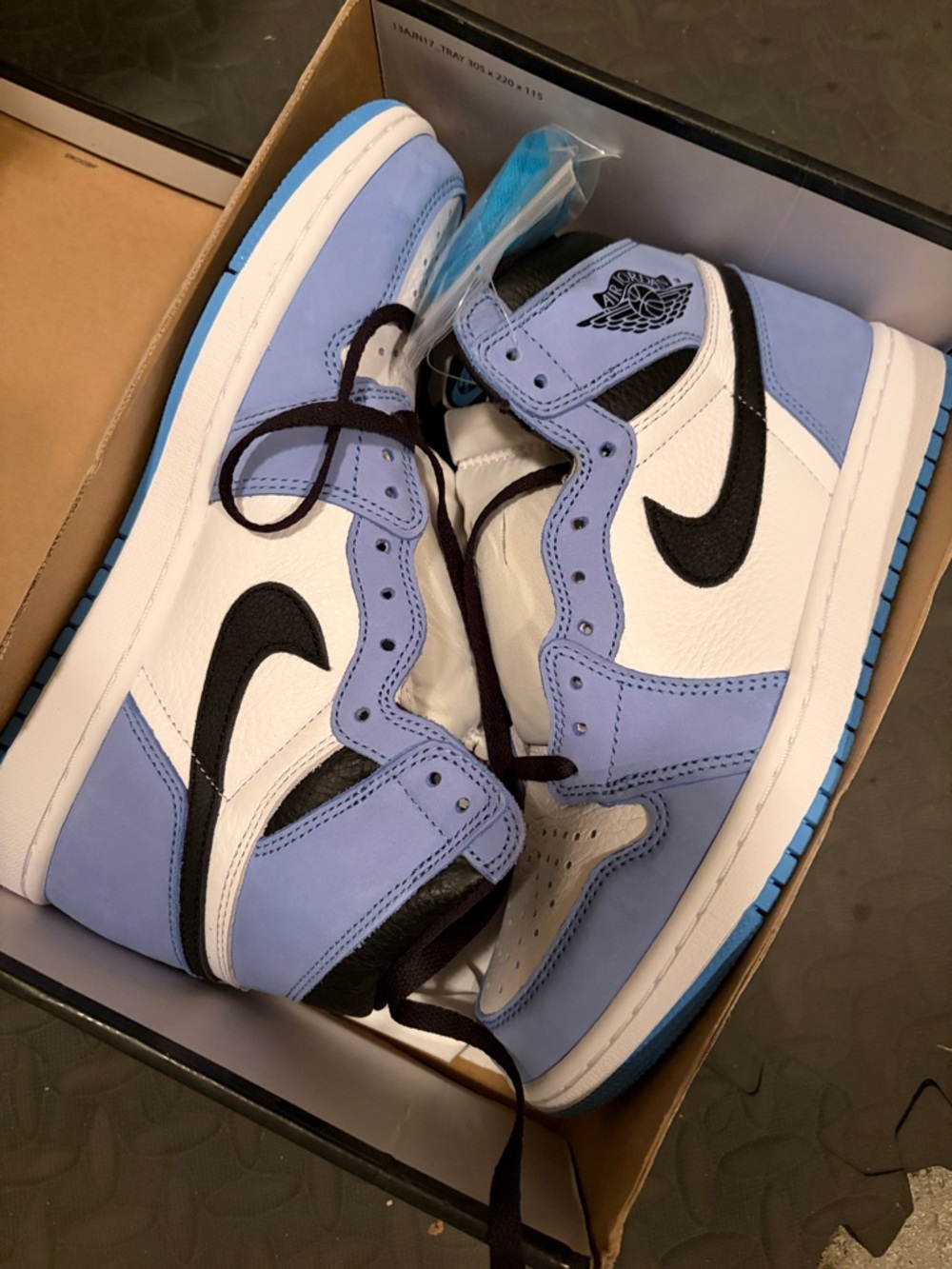 Nike Air Jordan 1 High - University Blue / White / Black